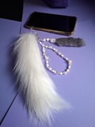 Brelok do telefonu ze smyczką i pomponem