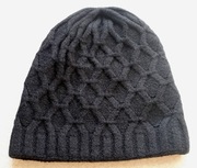 Czapka czarna damska, jesienna/wiosenna, ze wzorkiem