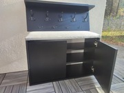 Zestaw szafka na buty z siedziskiem plus wieszak.