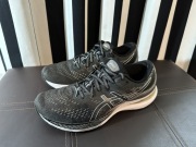 BUTY ASICS R.40,5