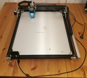 Ploter Laserowy extra prowadnice kabli.