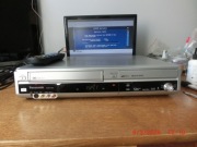 Nagrywarka DVD/VHS/HDD Panasonic DMR-EX99V z pilotem