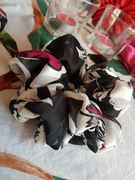 Gumka do włosów typu scrunchie 