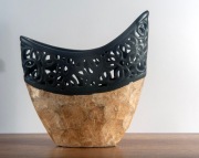 Wazon ceramiczny czarny z masą perłową