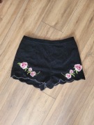 Missguided welurowe czarne szorty haft róże 42 XL