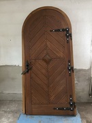 Drzwi zewnętrzne z litego drewna 