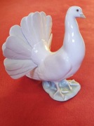 Figurka LLADRO gołąb