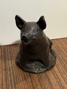 Śliczna figurka jak z brązu świnka świnia 