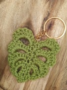 Brelok monstera szydełkowany