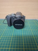 Olympus SP-550 UZ 18x Zoom optyczny. Uszkodzony, nie rozbierany.