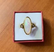 Pierścionek opal syntetyczny rozmiar 10