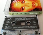 MC81. TONI BRAXTON Secrets