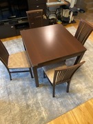 Rozkładany stół do jadalni + 4 krzesła z miękkim siedziskiem