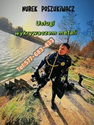Nurek poszukiwacz skarbów pod wodą wykrywacz metali metalu prace podwodne