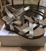 Złote sandały na korkowym koturnie Graceland