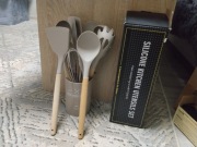 Zestaw 12 szt. Silikonowych Przyborów kuchennych 