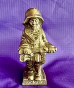 Figurka żołnierza z mosiądzu w bardzo dobrym stanie Antyk pięknie wykonany