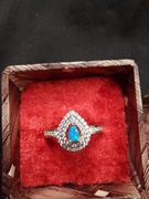 Nowy srebrny pierścionek z opalem I cyrkoniami