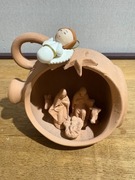 Szopka bożonarodzeniowa ceramiczna z aniołkiem