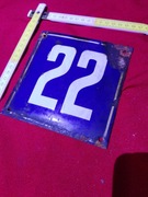 numer domu 22 z lat 1920-1939 metal