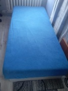 Łóżko z komorą na pościel