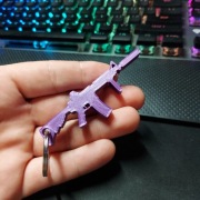 Breloczek do kluczy m4a1 kolor fioletowy