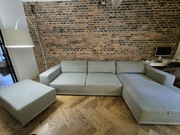 Sofa i puf w kolorze szarym