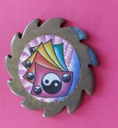 Metalowy Slammer POG z lat 90. – Ying Yang