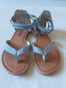 Sandały japonki dla dziewczynki. 