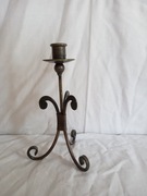 Stary metalowy świecznik