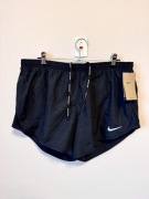 Czarne sportowe spodenki szorty biegowe Nike Running L