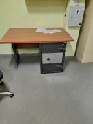 sprzedam biurko z sejfem