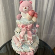 PREMIUM Tort z pieluszek firmy Pampers+miś Chicco