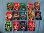 14 (czternaście) kart drużyn  NBA z lat 90-tych.