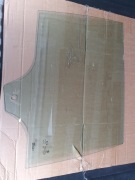 Bmw g21 szyba tył drzwi 