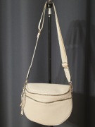 Torebka listonoszka typu nerka. Skóra ekologiczna kremowa