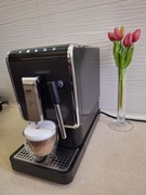 Tchibo ekspres ciśnieniowy z młynkiem do kawy i dyszą spieniającą