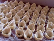 Domowe, ręcznie lepione pierogi i uszka