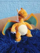 Charizard maskotka pokemony 