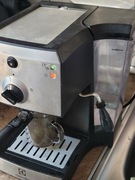 Ekspres do kawy ciśnieniowy Electrolux EEA 111