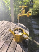 Dekoracja -iluzja optyczna Cudowny kran konewka (złoty)