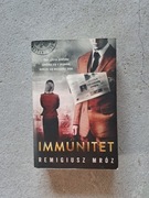 Książka Remigiusz Mróz "Immunitet" stan bdb