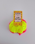 gumki do włosów NYX Professional Makeup  w neonowych kolorach żółtym i róż