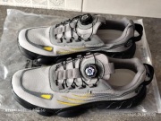 Buty sportowe rozmiar 43 męskie-szerokie podeszwy,bardzo lekkie,przewiewne