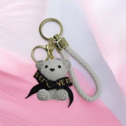 Breloczek przywieszka do torebki kluczy plecaka miś biały