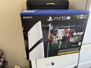KONSOLA PS5 PRO STAN BARDZO DOBRY KOMPLET