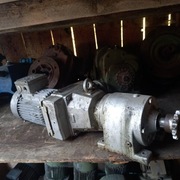 Motoreduktor z plynna regulacja 0.75kw 19-91obr