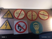 Zestaw 7 oryginalnych tablic BHP PRL – Metalowe / Emaliowane 