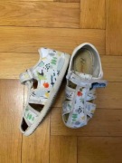 Używane sandały dziewczęce Naturino, r. 25 – przewiewne, lekkie