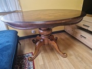 Duży stół dębowy po renowacji